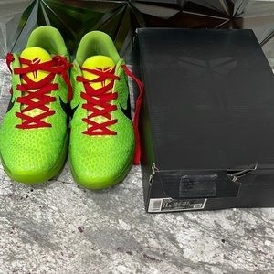 nike kobe 6 grinches with box color green multiple laces.
